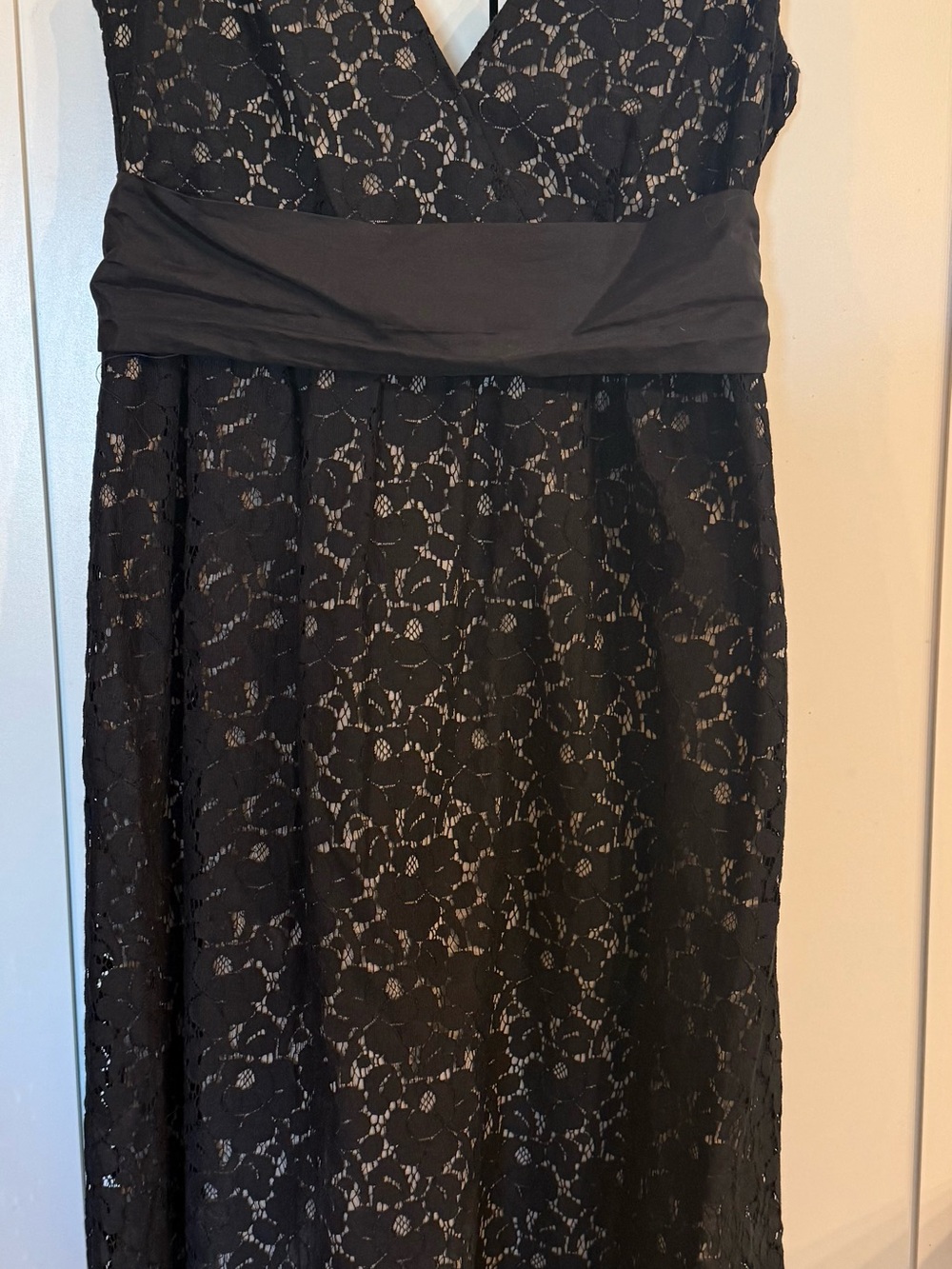 Kensie Elegant Black Lace Overlay Dress Size 4 Nude Lined Sash Tie